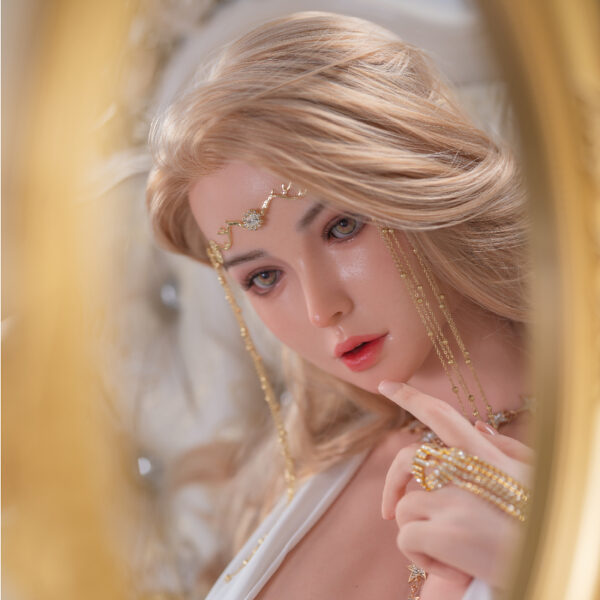 Royal Revival Series – "Nefertiti's Rebirth" Golden Codex Edition - Imagen 3